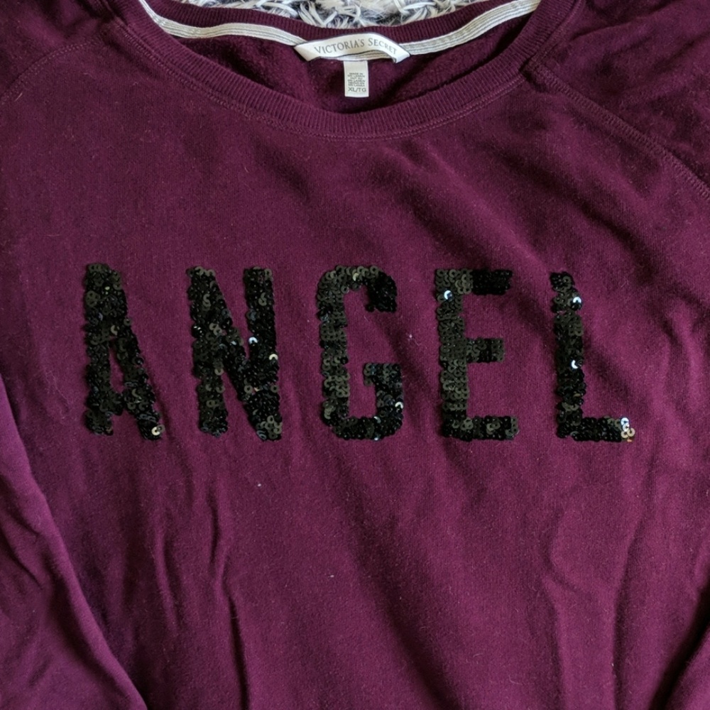 Clothes - Picture 2 of 3
